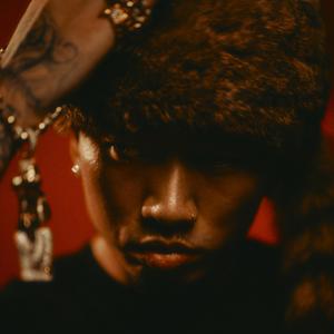 黑人猛男猛搞白人美女逼逼
