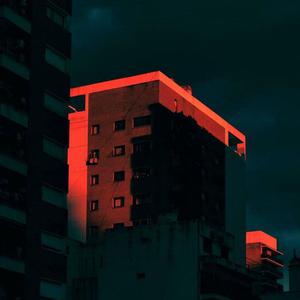 黑人猛男猛搞白人美女逼逼
